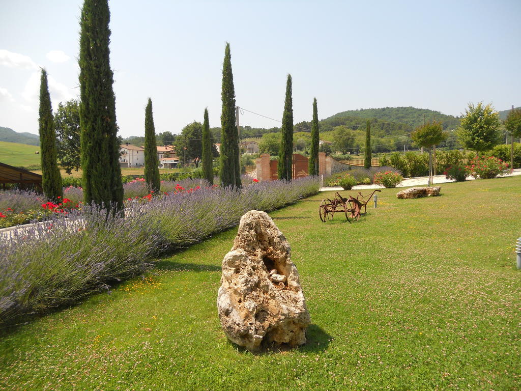 Agriturismo I Granai Crocemaroggia Exterior foto